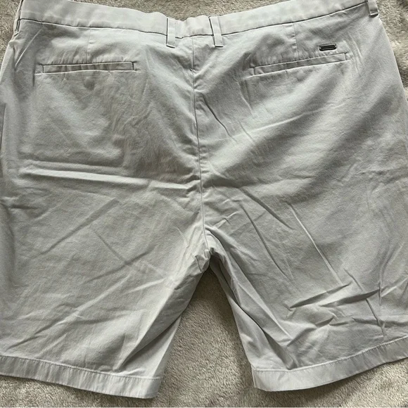 Cole Haan Stone Flat Front Casual Shorts (42) - Picture 5 of 6